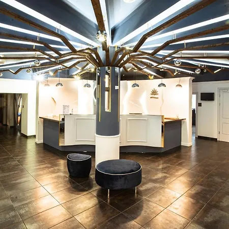 Natura Business&spa فندق شيفير